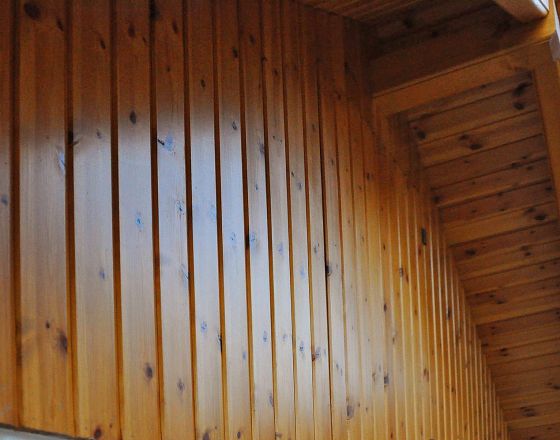 Factor “2 in 1” Színezett Alapozó És Vastaglazúr, tölgy színben, 1 rétegben. Fedés: Factor Vastaglazúr, kőris színben, 2 rétegben.